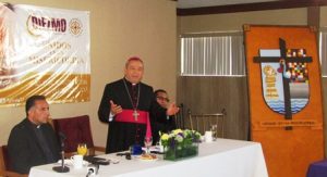 el-arzobispo-mons-francisco-moreno-barron-dando-un-mensaje-a-los-comunicadores